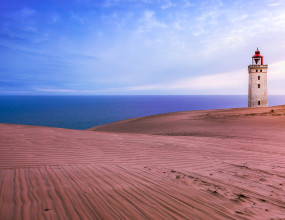 Q. 피상속인이 매매계약을 체결하고 계약금(10%)을 수령한 상태에서 상속이 개시 된 경우로서 상속인은 피상속인이 체결한 매매대금에서 계약금을 제외한 금액으로 상속세신고를 완료하였고, 피상속인이 체결하였던 부동산 매매계약을 승계하여 매매잔금을 수령하고 매매를 종결하는 경우 상속인은 부동산 양도신고를 어떻게 하여야 하는 것인지?A. 피상속인이 부동산 양도계약을 체결하고 잔금청산 전에 사망한 경우에는 양도대금 전액에서 상속개시전에 영수한 계약금 등을 차감한 잔액을 상속재산의 가액으로 하는 것이며, 당해 부동산을 상속인이 상속받아 양도한 것으로 보아 양도차익을 계산함에 있어서는 그 양도대금 전액을 소득세법 시행령 제163조 제9항의 규정에 의한 취득당시의 실지거래가액으로 보는 것입니다.관련규정 : 소득세법 시행령 제163조 제9항, 상증, 재산세과-523, 2008.07.14&nbsp;